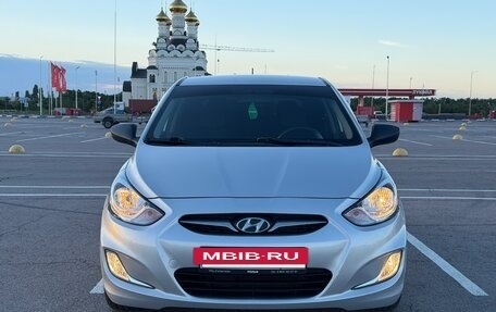 Hyundai Solaris II рестайлинг, 2012 год, 630 000 рублей, 2 фотография