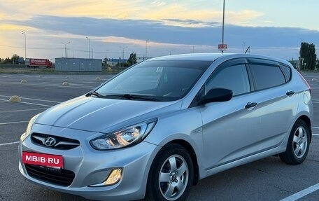 Hyundai Solaris II рестайлинг, 2012 год, 630 000 рублей, 9 фотография