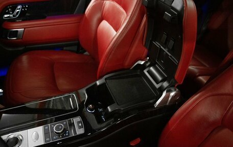 Land Rover Range Rover IV рестайлинг, 2018 год, 5 300 000 рублей, 28 фотография