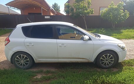 KIA cee'd I рестайлинг, 2010 год, 700 000 рублей, 3 фотография