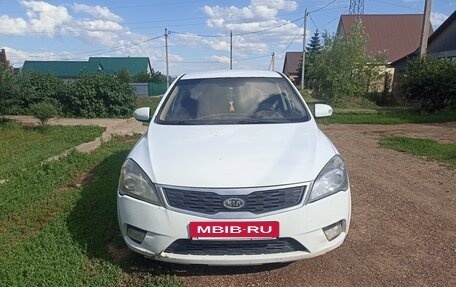 KIA cee'd I рестайлинг, 2010 год, 700 000 рублей, 2 фотография