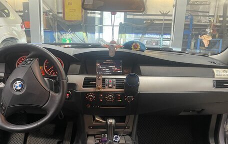 BMW 5 серия, 2006 год, 1 195 000 рублей, 11 фотография