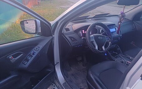 Hyundai ix35 I рестайлинг, 2011 год, 1 550 000 рублей, 2 фотография