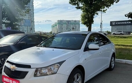 Chevrolet Cruze II, 2012 год, 620 000 рублей, 2 фотография