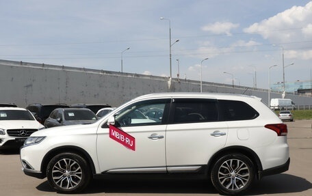 Mitsubishi Outlander III рестайлинг 3, 2016 год, 1 390 000 рублей, 9 фотография