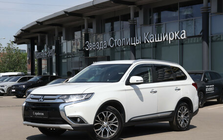 Mitsubishi Outlander III рестайлинг 3, 2016 год, 1 390 000 рублей, 24 фотография