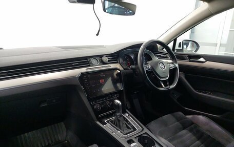 Volkswagen Passat B8 рестайлинг, 2017 год, 1 315 000 рублей, 10 фотография