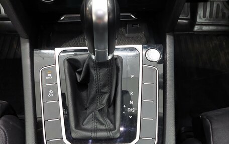 Volkswagen Passat B8 рестайлинг, 2017 год, 1 315 000 рублей, 20 фотография