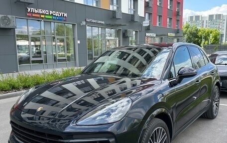 Porsche Cayenne III, 2018 год, 6 350 000 рублей, 2 фотография