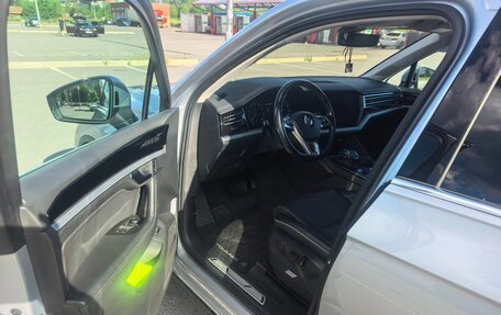 Volkswagen Touareg III, 2019 год, 4 150 000 рублей, 3 фотография