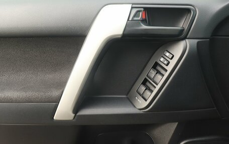 Toyota Land Cruiser Prado 150 рестайлинг 2, 2019 год, 4 899 000 рублей, 13 фотография