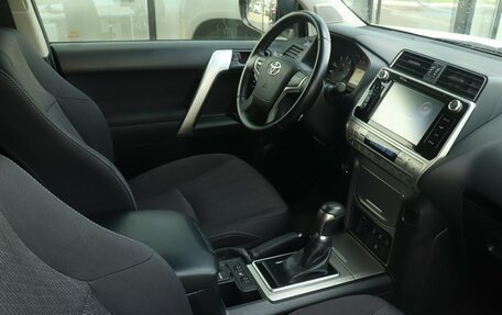 Toyota Land Cruiser Prado 150 рестайлинг 2, 2019 год, 4 899 000 рублей, 5 фотография