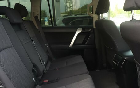 Toyota Land Cruiser Prado 150 рестайлинг 2, 2019 год, 4 899 000 рублей, 11 фотография