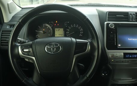 Toyota Land Cruiser Prado 150 рестайлинг 2, 2019 год, 4 899 000 рублей, 16 фотография