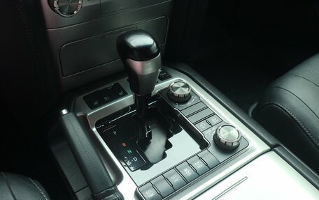 Toyota Land Cruiser 200, 2017 год, 5 403 000 рублей, 10 фотография
