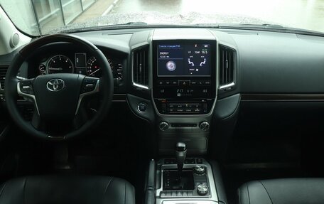 Toyota Land Cruiser 200, 2017 год, 5 403 000 рублей, 7 фотография
