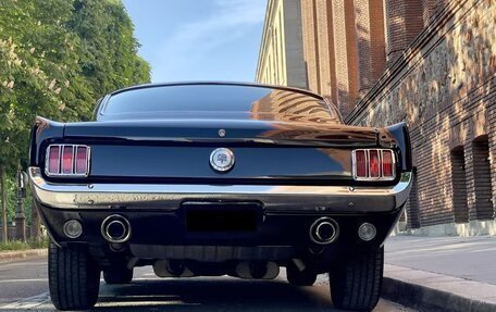 Ford Mustang VI рестайлинг, 1966 год, 11 000 000 рублей, 3 фотография
