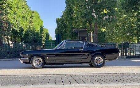 Ford Mustang VI рестайлинг, 1966 год, 11 000 000 рублей, 2 фотография