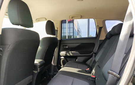 Mitsubishi Outlander III рестайлинг 3, 2018 год, 2 100 000 рублей, 15 фотография