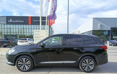 Mitsubishi Outlander III рестайлинг 3, 2018 год, 2 100 000 рублей, 10 фотография