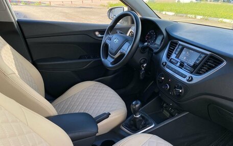 Hyundai Solaris II рестайлинг, 2018 год, 1 290 000 рублей, 10 фотография