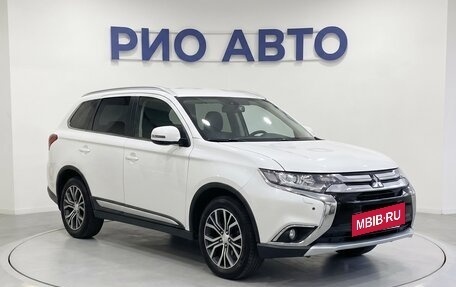 Mitsubishi Outlander III рестайлинг 3, 2017 год, 2 959 999 рублей, 2 фотография