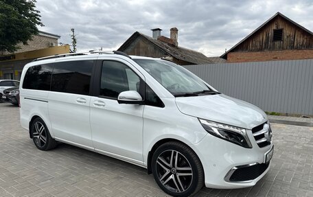 Mercedes-Benz V-Класс, 2019 год, 6 690 000 рублей, 4 фотография