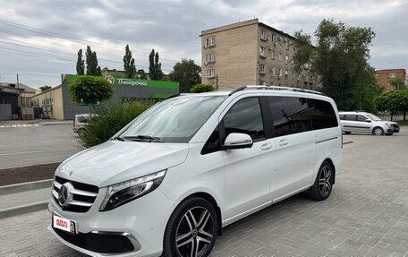 Mercedes-Benz V-Класс, 2019 год, 6 690 000 рублей, 8 фотография