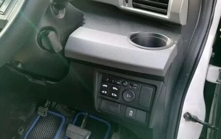 Honda Freed I, 2014 год, 900 000 рублей, 4 фотография