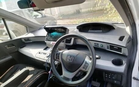 Honda Freed I, 2014 год, 900 000 рублей, 3 фотография