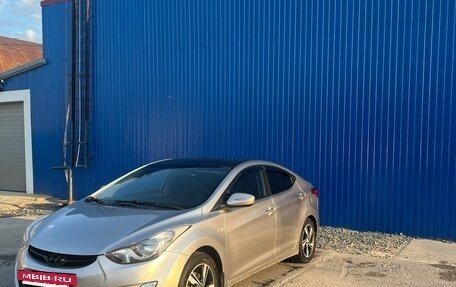 Hyundai Elantra V, 2013 год, 830 000 рублей, 3 фотография