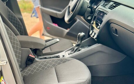 Skoda Octavia, 2019 год, 1 199 999 рублей, 8 фотография