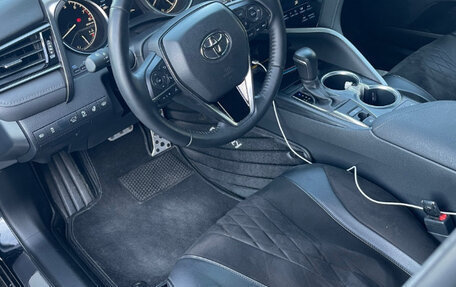 Toyota Camry, 2021 год, 3 300 000 рублей, 5 фотография