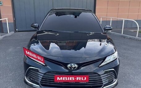 Toyota Camry, 2021 год, 3 300 000 рублей, 2 фотография