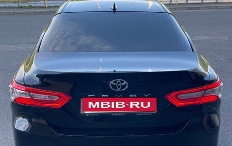 Toyota Camry, 2021 год, 3 300 000 рублей, 4 фотография
