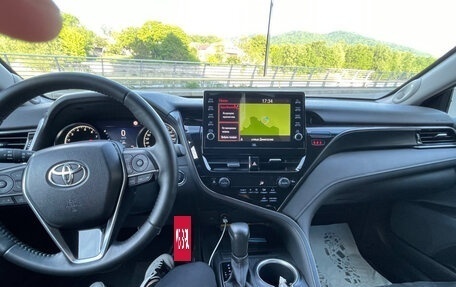 Toyota Camry, 2021 год, 3 300 000 рублей, 6 фотография