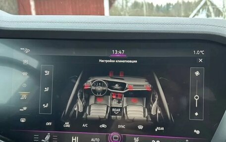 Volkswagen Touareg III, 2019 год, 6 000 000 рублей, 6 фотография