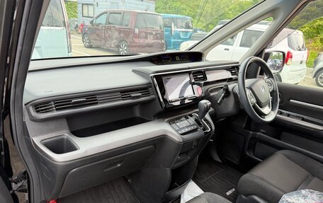 Honda Stepwgn IV, 2021 год, 1 850 000 рублей, 8 фотография