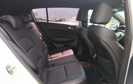 KIA Sportage IV рестайлинг, 2020 год, 2 670 000 рублей, 17 фотография