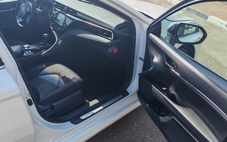 Toyota Camry, 2018 год, 2 200 000 рублей, 5 фотография