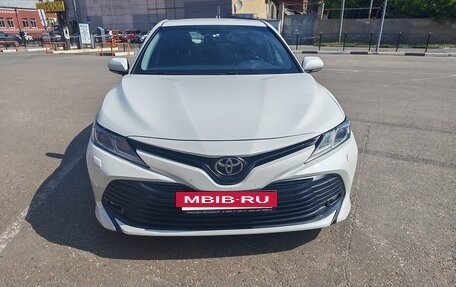 Toyota Camry, 2018 год, 2 200 000 рублей, 7 фотография