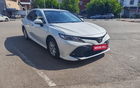 Toyota Camry, 2018 год, 2 200 000 рублей, 8 фотография