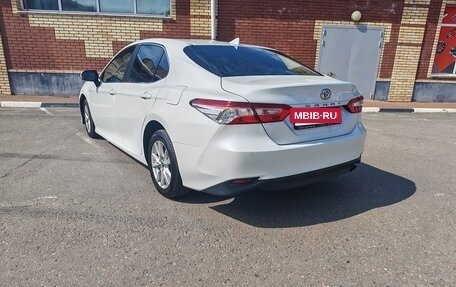 Toyota Camry, 2018 год, 2 200 000 рублей, 15 фотография