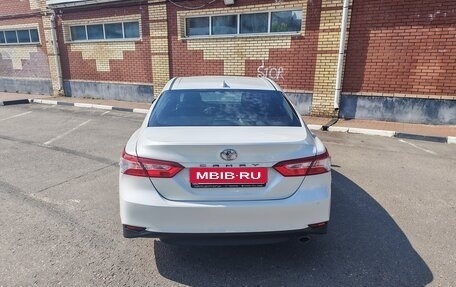Toyota Camry, 2018 год, 2 200 000 рублей, 13 фотография