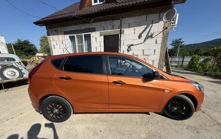 Hyundai Solaris II рестайлинг, 2015 год, 1 100 000 рублей, 5 фотография