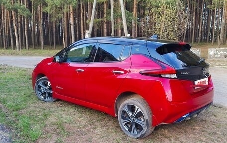 Nissan Leaf II, 2020 год, 2 300 000 рублей, 6 фотография