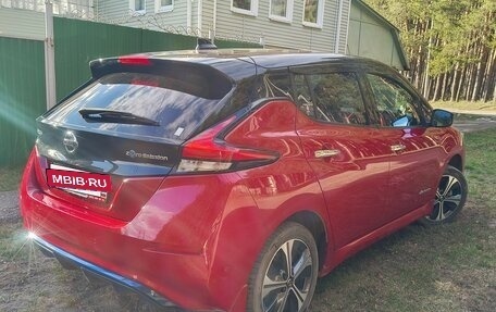 Nissan Leaf II, 2020 год, 2 300 000 рублей, 8 фотография