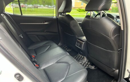 Toyota Camry, 2019 год, 2 980 000 рублей, 17 фотография