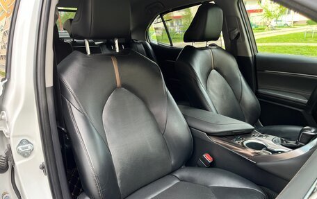 Toyota Camry, 2019 год, 2 980 000 рублей, 20 фотография