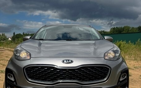 KIA Sportage IV рестайлинг, 2019 год, 2 400 000 рублей, 1 фотография